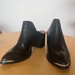 Report Temperance Black Pointed Toe Mules Silver Toe Detail 2.75” Stacked heel